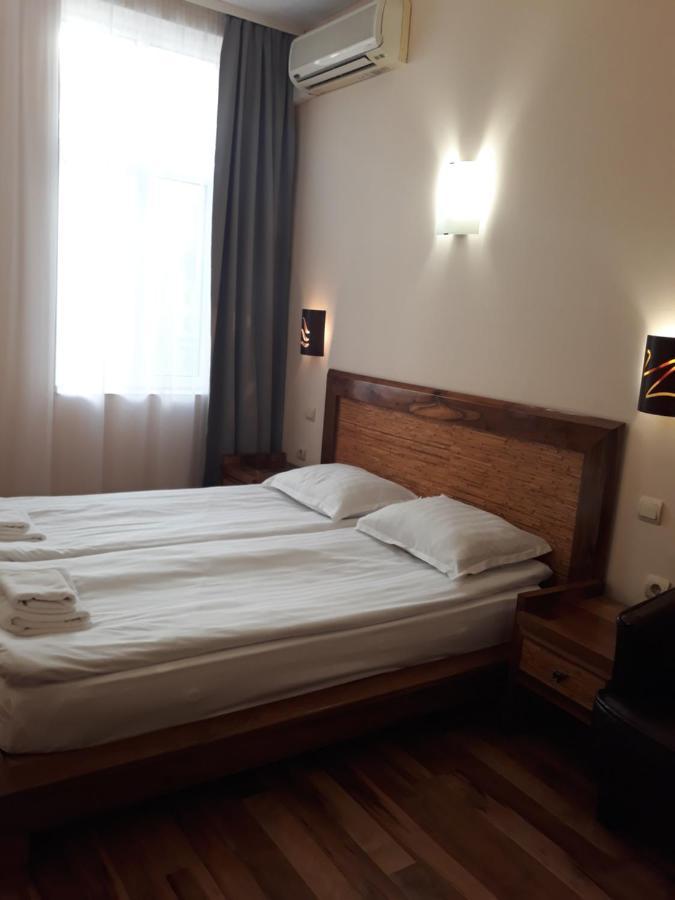 Three Dolphins Hotel With Rooftop Terracе Βάρνα Εξωτερικό φωτογραφία