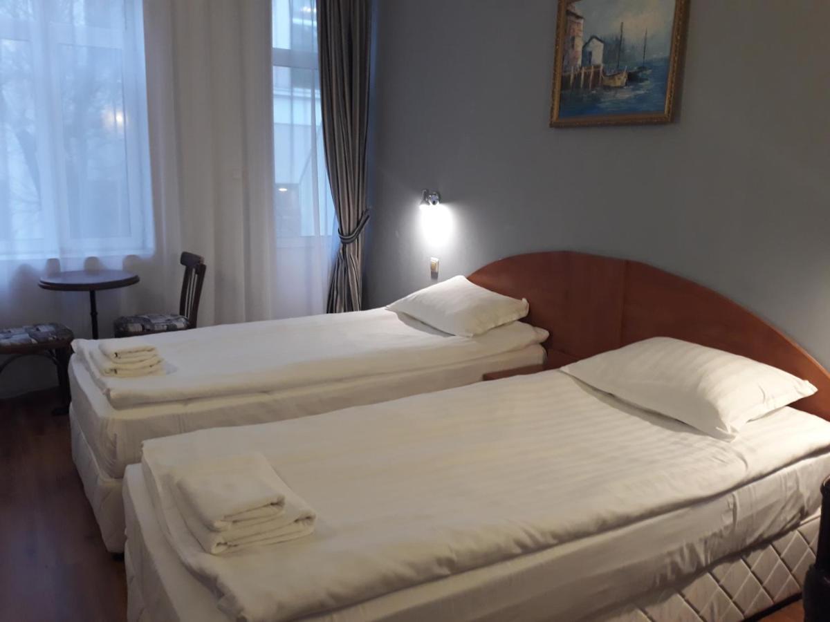 Three Dolphins Hotel With Rooftop Terracе Βάρνα Εξωτερικό φωτογραφία