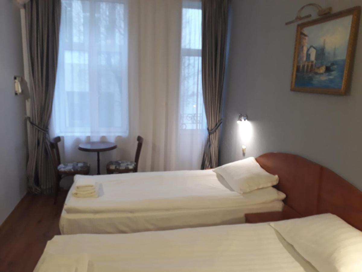 Three Dolphins Hotel With Rooftop Terracе Βάρνα Δωμάτιο φωτογραφία