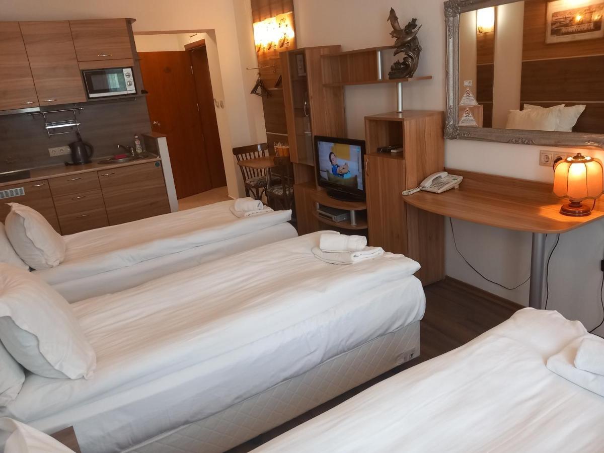 Three Dolphins Hotel With Rooftop Terracе Βάρνα Εξωτερικό φωτογραφία